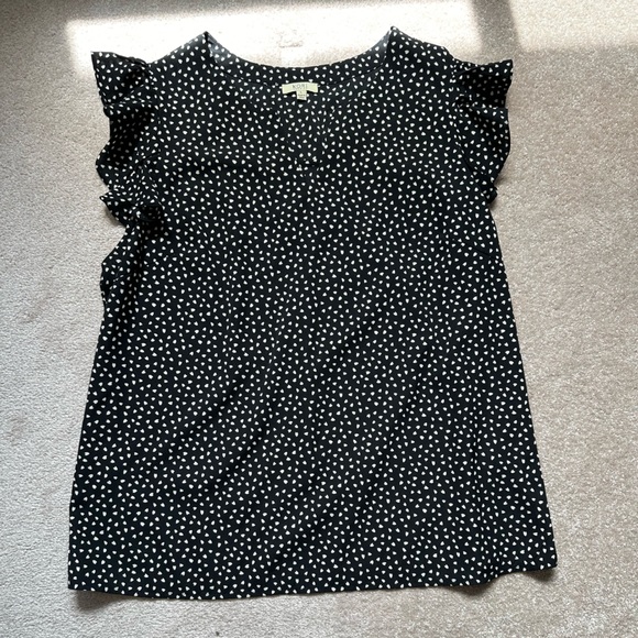 Sleeveless Blouse - Picture 1 of 3